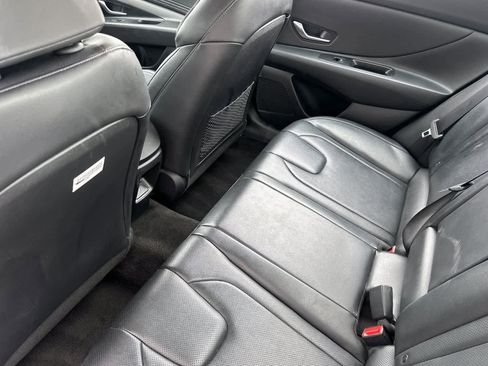 Used 2024 Hyundai Elantra Limited FWD image 4