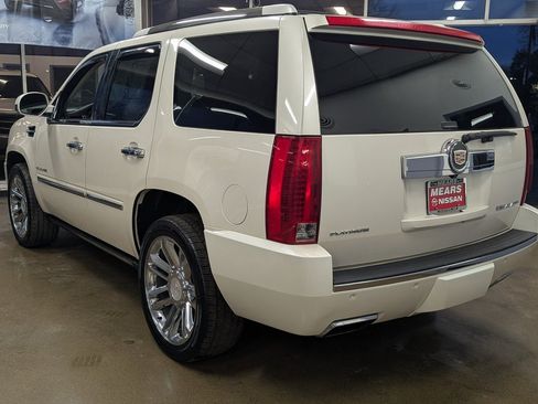Used 2014 Cadillac Escalade Platinum image 8
