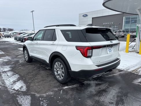 New 2026 Ford Explorer Active w/ Active Comfort Package image 3