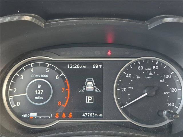 Used 2025 Nissan Versa SV FWD image 9