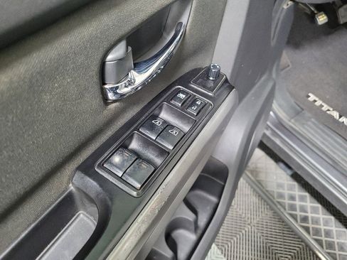 Used 2015 Nissan Titan SV w/ SV Value Truck Package AWD/4WD image 27
