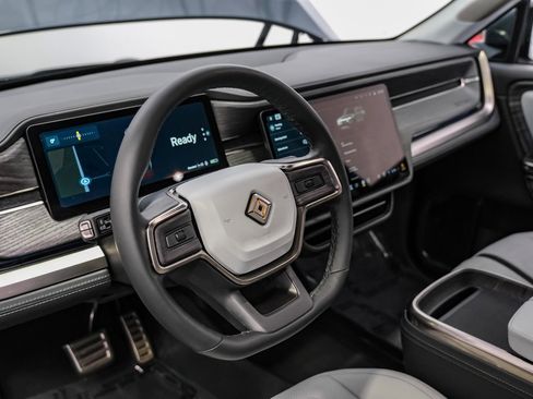 Used 2023 Rivian R1S Adventure image 3