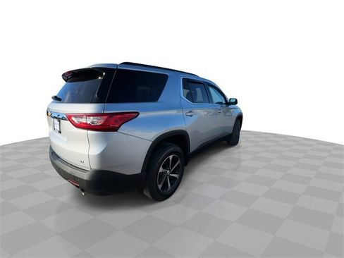 Used 2021 Chevrolet Traverse LT image 8