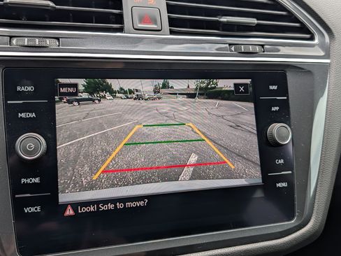 Used 2020 Volkswagen Tiguan SEL w/ Tiguan Two-Row MDO Package AWD/4WD image 27
