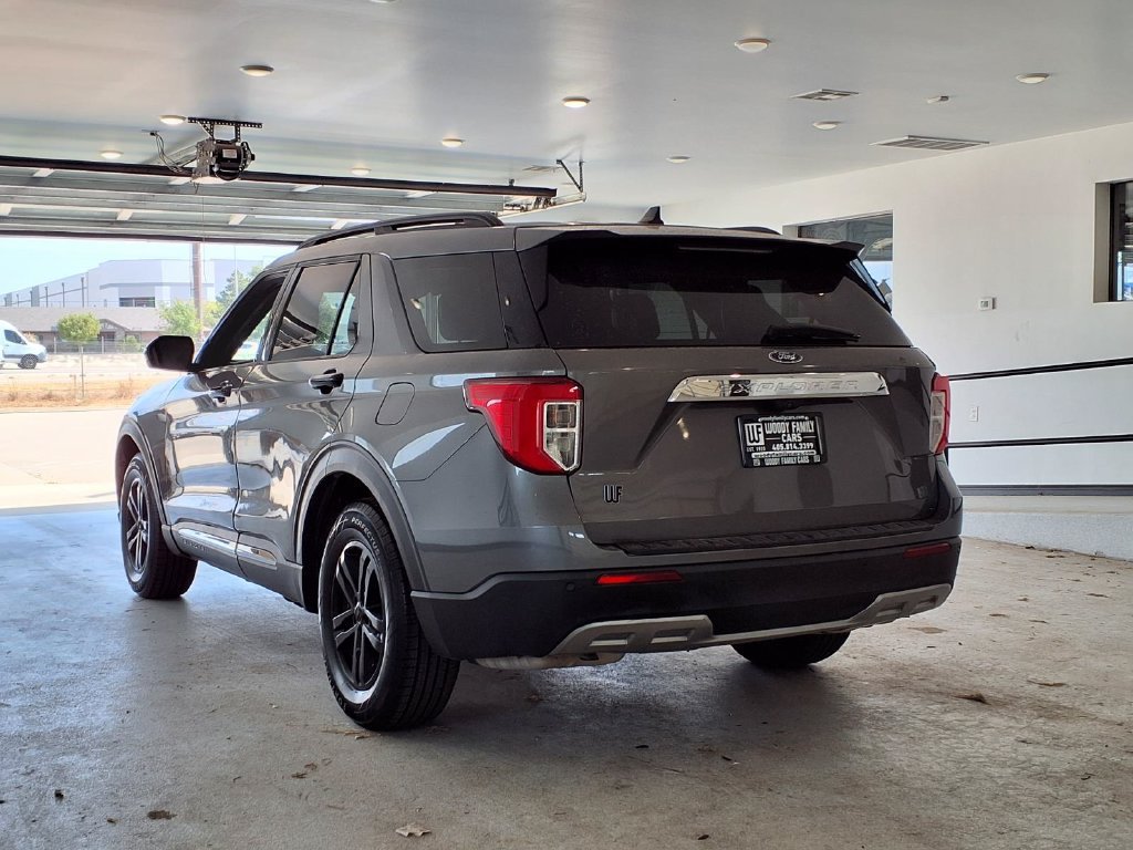Used 2024 Ford Explorer XLT w/ Equipment Group 202A RWD image 19