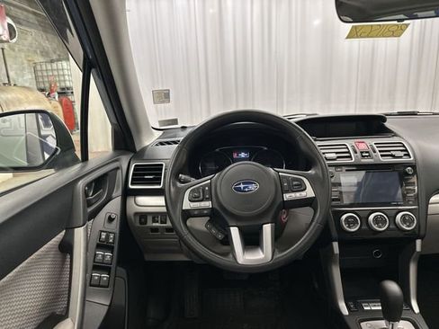 Used 2018 Subaru Forester 2.5i Premium AWD/4WD image 15