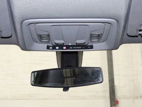 Used 2021 Chevrolet Silverado 1500 Custom image 23