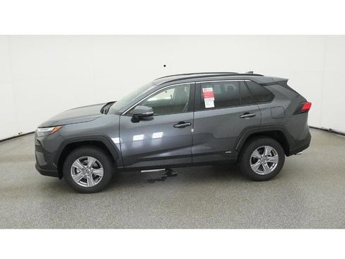 New 2025 Toyota RAV4 XLE AWD/4WD image 4