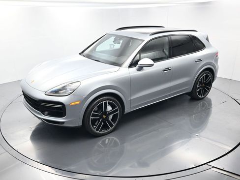 Used 2022 Porsche Cayenne Turbo image 35