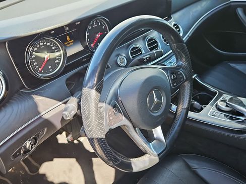 Used 2017 Mercedes-Benz E 400 4MATIC Wagon image 2