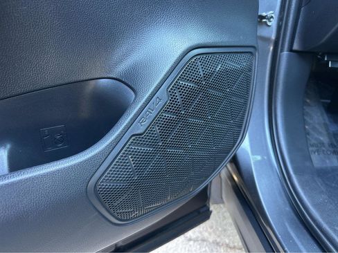 Used 2019 Toyota RAV4 LE image 34