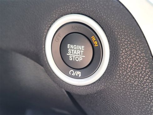 Used 2023 Chrysler 300 Touring L image 26