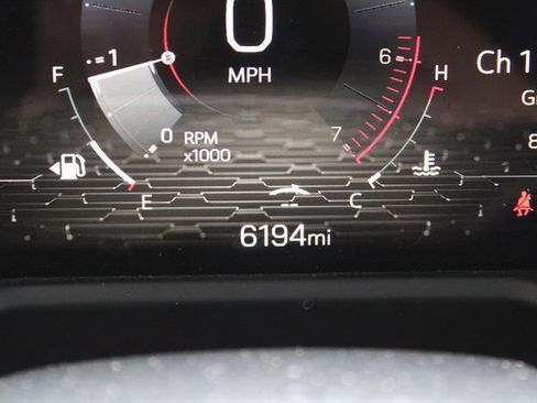 Used 2025 GMC Acadia Denali image 13