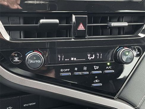 Used 2021 Toyota Camry LE image 29