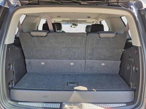 Used 2017 Cadillac Escalade Luxury RWD image 7