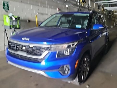 Used 2023 Kia Seltos S FWD image 4