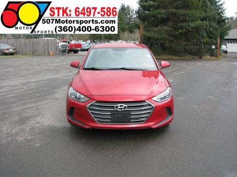 Used 2017 Hyundai Elantra SE image 9