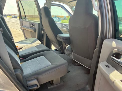 Used 2005 Ford Expedition XLT AWD/4WD image 29