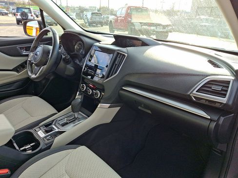 Used 2023 Subaru Forester Premium image 11