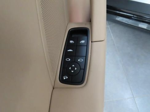 Used 2022 Porsche 911 Carrera 4 AWD/4WD image 31
