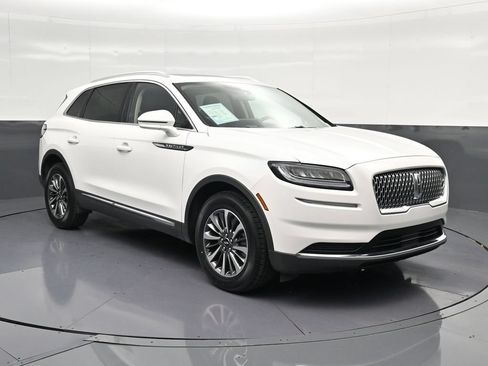Used 2023 Lincoln Nautilus Reserve FWD image 5