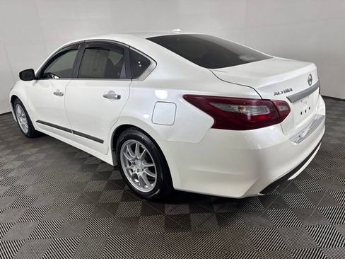 Used 2018 Nissan Altima 2.5 SL w/ 2.5 SL Technology Package FWD image 6