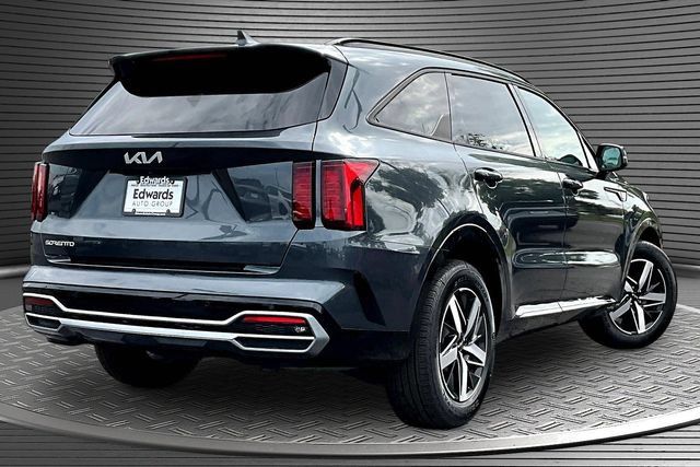 Used 2023 Kia Sorento EX w/ Panoramic Sunroof Package FWD image 6