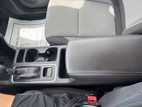 Used 2017 Ford Escape SE w/ SE Cold Weather Package AWD/4WD image 25