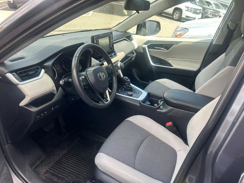 Used 2019 Toyota RAV4 XLE w/ Convenience Package AWD/4WD image 18