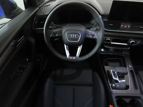Used 2025 Audi Q5 e Premium Plus w/ Premium Plus Package image 11