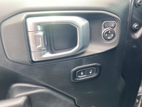 Used 2020 Jeep Gladiator Sport w/ Quick Order Package 24S AWD/4WD image 15