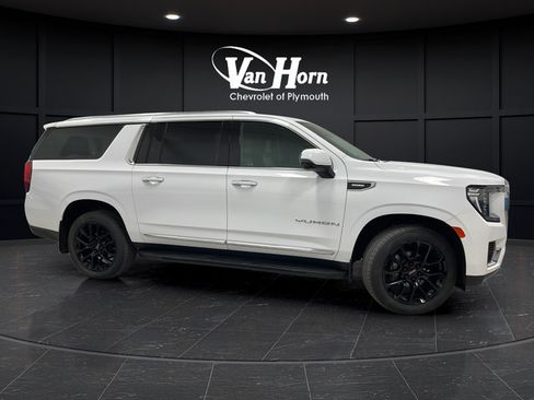 Used 2022 GMC Yukon XL SLT w/ SLT Luxury Package AWD/4WD image 8