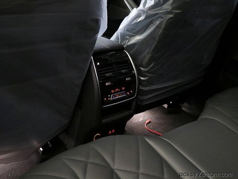 Used 2026 BMW X7 xDrive40i w/ M Sport Package image 15