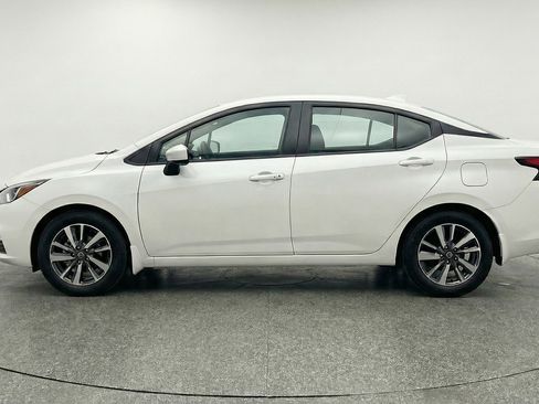 Used 2025 Nissan Versa SV FWD image 5