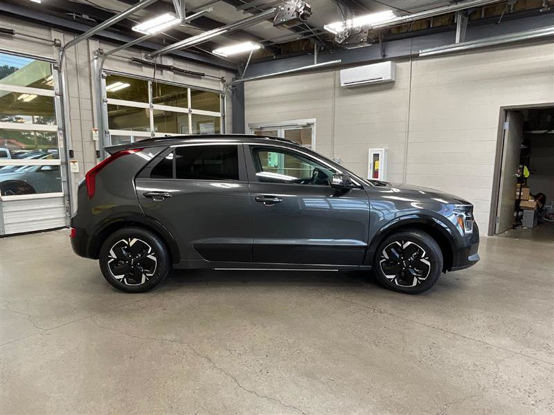 Used 2023 Kia Niro Wind FWD image 6