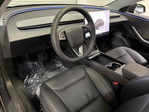 Used 2025 Tesla Model 3 Long Range image 4