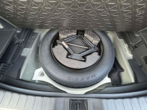 Used 2025 Toyota RAV4 LE AWD/4WD image 17