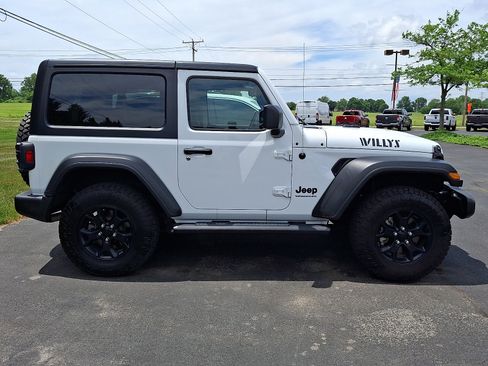 Used 2021 Jeep Wrangler Sport AWD/4WD image 4