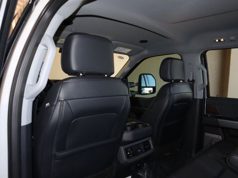 New 2026 Ford F250 Lariat w/ Black Appearance Package image 37