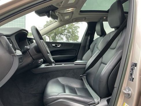 Certified 2023 Volvo XC60 B5 Core FWD image 27