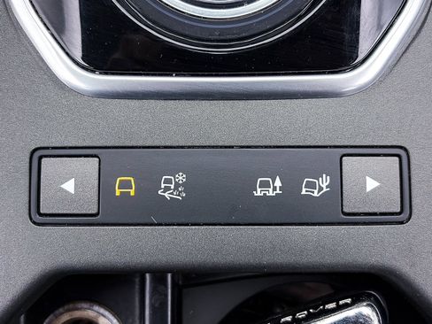 Used 2017 Land Rover Range Rover Evoque SE Premium image 23