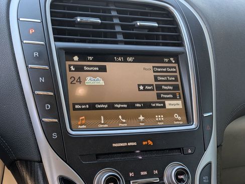 Used 2017 Lincoln MKX Reserve w/ Lincoln MKX Climate Package image 15