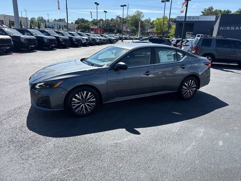 New 2026 Nissan Altima 2.5 SV FWD image 2