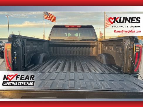 Used 2024 GMC Sierra 2500 AT4X image 19