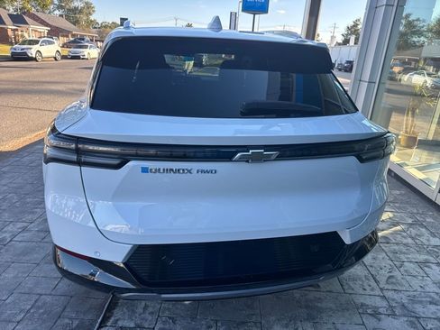 New 2026 Chevrolet Equinox EV LT image 14