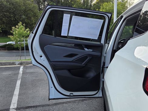 New 2026 Volkswagen Tiguan SE FWD image 24