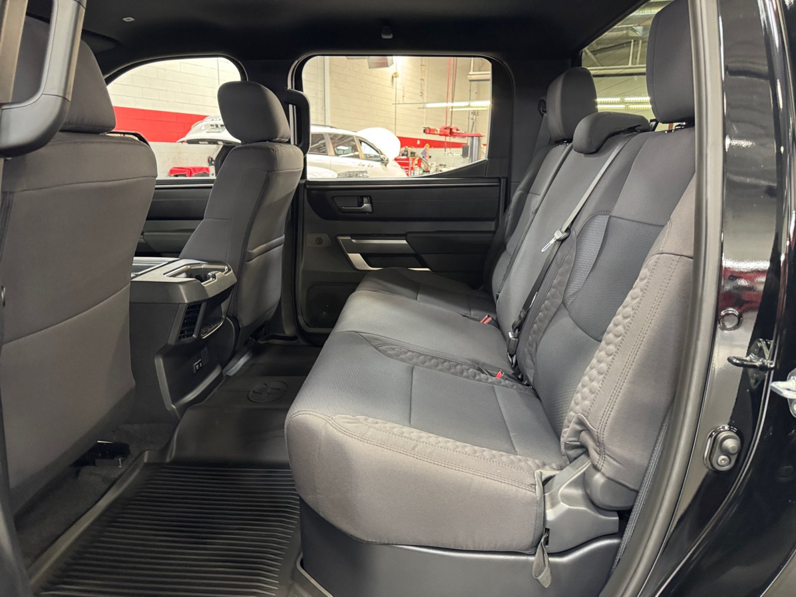 Used 2026 Toyota Tundra SR5 w/ SR5 Convenience Package AWD/4WD image 17