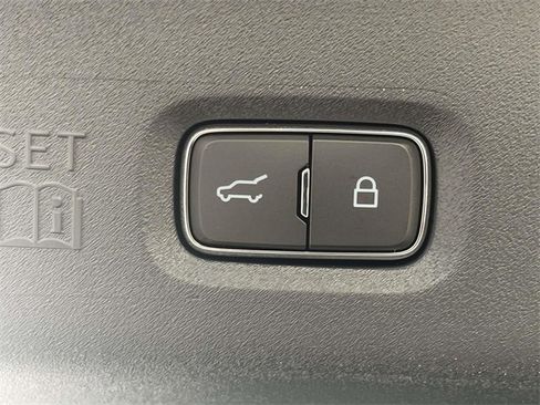 New 2025 Ford Expedition Active image 10