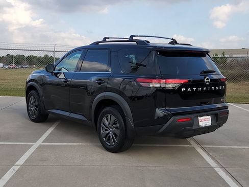 Certified 2024 Nissan Pathfinder SV image 7