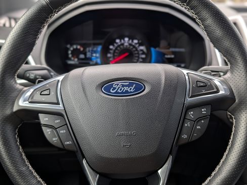 Used 2023 Ford Edge ST image 22